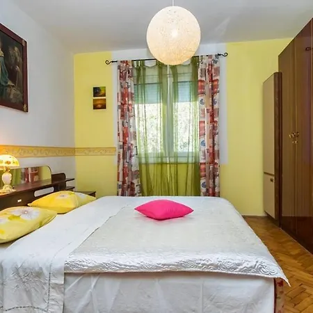Apartment Seaside With A Swimming Pool Krilo Jesenice, Omis - 13898 *