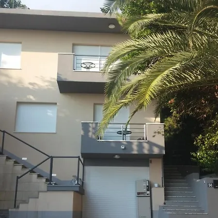 Seaside With A Swimming Pool Krilo Jesenice, Omis - 13898 Jesenice (Split-Dalmatia)