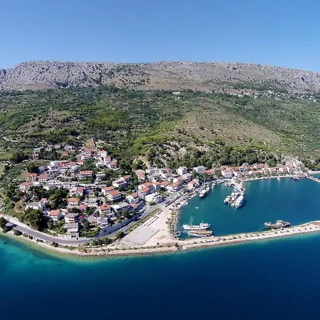 Apartment Seaside With A Swimming Pool Krilo Jesenice, Omis - 13898 *