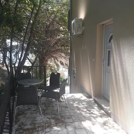 Family-friendly With Swimming Pool Krilo Jesenice, Omis - 13898 Apartament