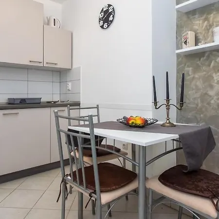 Apartment Seaside With A Swimming Pool Krilo Jesenice, Omis - 13898 *